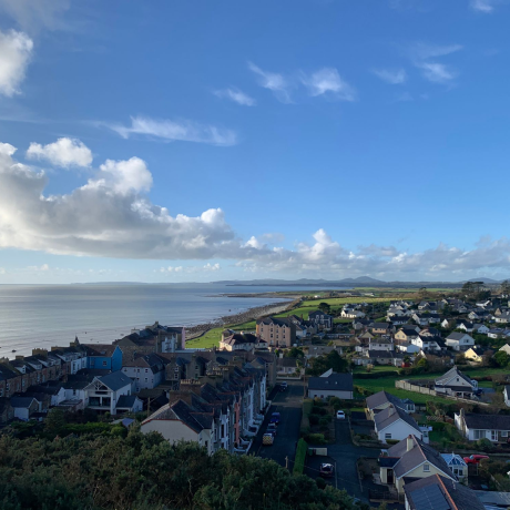 Vista de Criccieth, no País de Gales